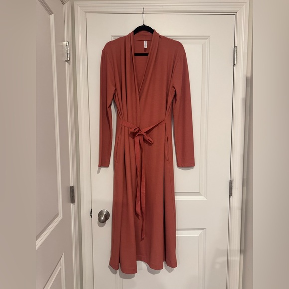 Athleta Wind Down Sleep Robe- Muted Red - Picture 4 of 9